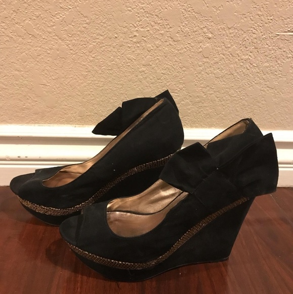 Heels - Picture 2 of 3